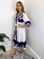 Midi Jurk met V-hals en Bloemenprint - Midi Dresses - Jurkjes.co