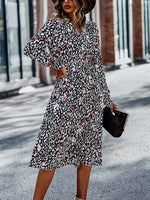 Midi Jurk met V-hals en Bloemenprint - Midi Dresses - Jurkjes.co