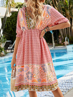 Midi Jurk met V-hals en Boho Bloemenprint - Midi Dresses - Jurkjes.co