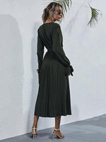 Midi Jurk met V-hals en Ceintuurlint - Midi Dresses - Jurkjes.co