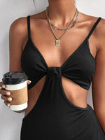 Midi Jurk met V-hals en Cut-out Detail - Midi Dresses - Jurkjes.co