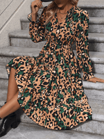 Midi Jurk met V-hals en Dierenprint - Group8 - Jurkjes.co