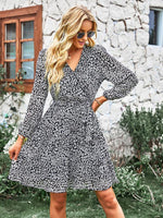 Midi Jurk met V-hals en Dierenprint - Mini Dresses - Jurkjes.co