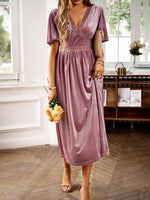 Midi Jurk met V-hals en Effen Design - Mini Dresses - Jurkjes.co