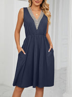 Midi Jurk met V-hals en Effen Kleur - Midi Dresses - Jurkjes.co