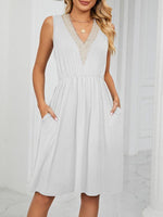 Midi Jurk met V-hals en Effen Kleur - Midi Dresses - Jurkjes.co