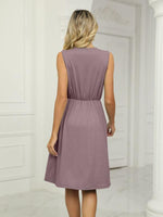 Midi Jurk met V-hals en Effen Kleur - Midi Dresses - Jurkjes.co
