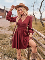 Midi Jurk met V-hals en Elastische Taille - Group8 - Jurkjes.co