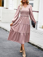 Midi Jurk met V-hals en Elastische Taille - Midi Dresses - Jurkjes.co