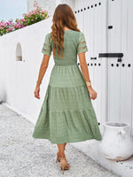 Midi Jurk met V-hals en Gelaagde Rok - Group3 - Jurkjes.co