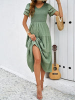 Midi Jurk met V-hals en Gelaagde Rok - Group3 - Jurkjes.co