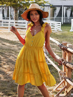 Midi Jurk met V-hals en Gelaagde Rok - Group3 - Jurkjes.co