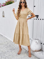 Midi Jurk met V-hals en Gelaagde Rok - Group3 - Jurkjes.co