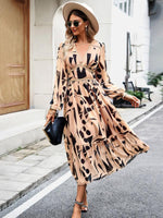 Midi Jurk met V-hals en Geometrisch Design - Group9 - Jurkjes.co