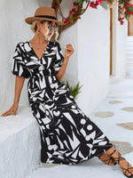 Midi Jurk met V-hals en Geometrisch Design - Midi Dresses - Jurkjes.co