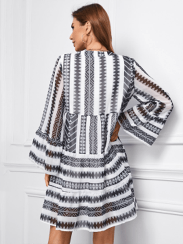 Midi Jurk met V-hals en Geometrisch Design - Mini Dresses - Jurkjes.co