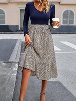 Midi Jurk met V-hals en Geometrisch Patroon - Midi Dresses - Jurkjes.co