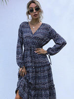 Midi Jurk met V-hals en Geometrisch Patroon - Midi Dresses - Jurkjes.co