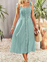 Midi Jurk met V-hals en Gestreept Design - Group6 - Jurkjes.co