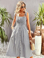 Midi Jurk met V-hals en Gestreept Design - Group6 - Jurkjes.co