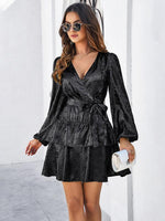 Midi Jurk met V-hals en Glanzende Stof - Mini Dresses - Jurkjes.co