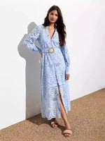 Midi Jurk met V-hals en Kantdetails - Maxi Dresses - Jurkjes.co