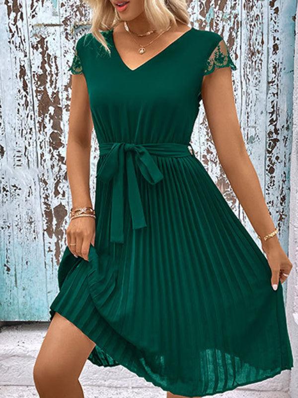 Midi Jurk met V-hals en Kanten Details - Midi Dresses - Jurkjes.co