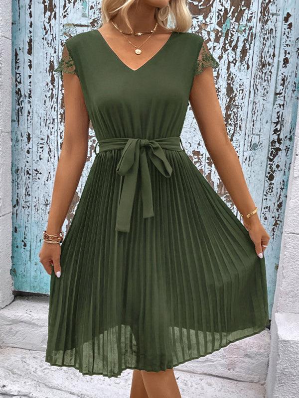 Midi Jurk met V-hals en Kanten Details - Midi Dresses - Jurkjes.co