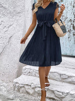 Midi Jurk met V-hals en Kanten Details - Midi Dresses - Jurkjes.co