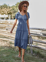 Midi Jurk met V-hals en Knoopsluiting - Maxi Dresses - Jurkjes.co