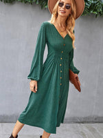 Midi Jurk met V-hals en Knopsluiting - Midi Dresses - Jurkjes.co