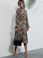 Midi Jurk met V-hals en Leoprint - Midi Dresses - Jurkjes.co
