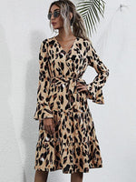 Midi Jurk met V-hals en Luipaardprint - Maxi Dresses - Jurkjes.co