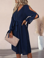 Midi Jurk met V-hals en Plooirok - Group12 - Jurkjes.co