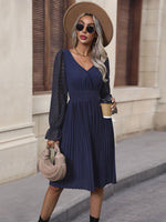 Midi Jurk met V-hals en Plooirok - Group9 - Jurkjes.co