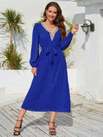 Midi Jurk met V-hals en Plooirok - Midi Dresses - Jurkjes.co