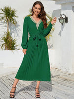 Midi Jurk met V-hals en Plooirok - Midi Dresses - Jurkjes.co