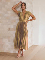 Midi Jurk met V-hals en Plooirok - Midi Dresses - Jurkjes.co