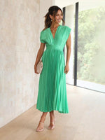 Midi Jurk met V-hals en Plooirok - Midi Dresses - Jurkjes.co