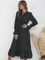 Midi Jurk met V-hals en Polka Dots - Group11 - Jurkjes.co