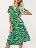 Midi Jurk met V-hals en Stippenprint - Midi Dresses - Jurkjes.co