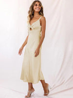 Midi Jurk met V-hals en Strikdetail - Midi Dresses - Jurkjes.co