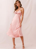 Midi Jurk met V-hals en Strikdetail - Midi Dresses - Jurkjes.co