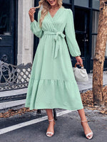 Midi Jurk met V-hals en Tailleband - Group8 - Jurkjes.co