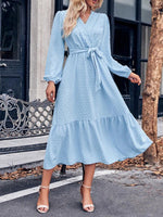 Midi Jurk met V-hals en Tailleband - Group8 - Jurkjes.co