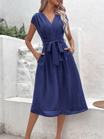 Midi Jurk met V-hals en Tailleband - Midi Dresses - Jurkjes.co