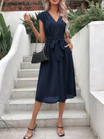 Midi Jurk met V-hals en Tailleband - Midi Dresses - Jurkjes.co