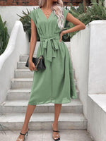 Midi Jurk met V-hals en Tailleband - Midi Dresses - Jurkjes.co