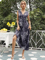 Midi Jurk met V-hals en Tropische Print - Midi Dresses - Jurkjes.co