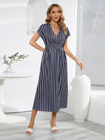 Midi Jurk met V-hals en Tropische Print - Midi Dresses - Jurkjes.co